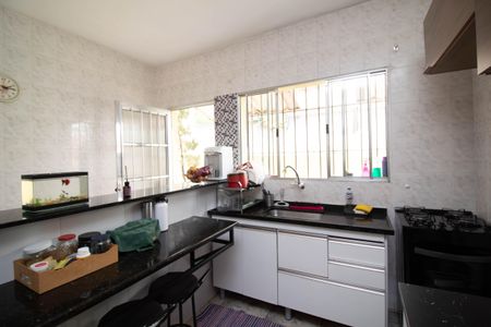 Casa à venda com 270m², 2 quartos e 1 vagaCozinha