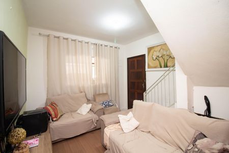 Sala de casa para alugar com 2 quartos, 270m² em Jardim Bela Vista, Guarulhos
