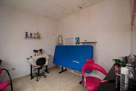 Casa à venda com 270m², 2 quartos e 1 vagaQuarto de Serviço