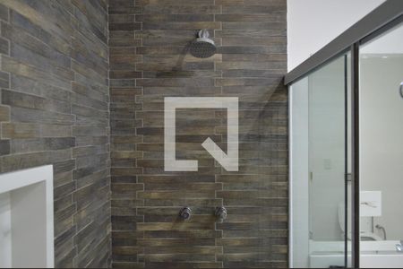 Casa à venda com 630m², 5 quartos e 6 vagasBanheiro da Suíte 2