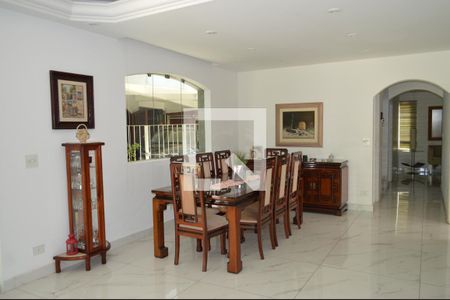 Casa à venda com 630m², 5 quartos e 6 vagasSala de Estar