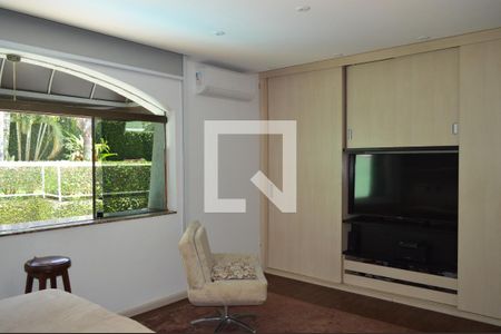 Casa à venda com 630m², 5 quartos e 6 vagasSuíte 4