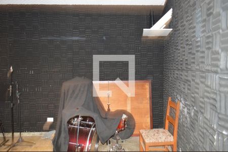 Casa à venda com 630m², 5 quartos e 6 vagasEstudio