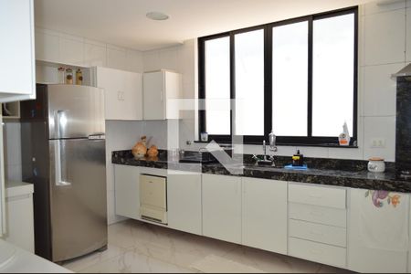 Casa à venda com 630m², 5 quartos e 6 vagasCozinha