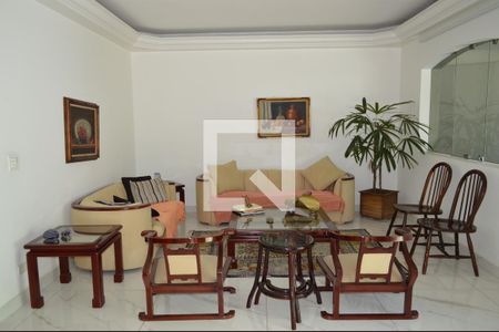 Casa à venda com 630m², 5 quartos e 6 vagasSala de Estar