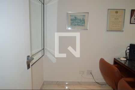 Casa à venda com 630m², 5 quartos e 6 vagasEscritório