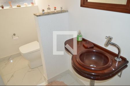 Casa à venda com 630m², 5 quartos e 6 vagasLavabo