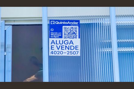 Casa à venda com 120m², 2 quartos e sem vagaFachada casa com placa