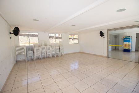 Apartamento para alugar com 55m², 2 quartos e 1 vaga Apartamento para alugar com 55m², 2 quartos e 1 vagaÁrea comum - Salão de festas