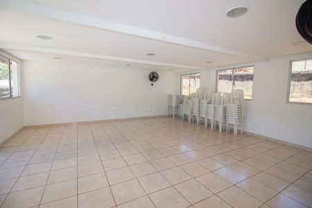 Apartamento para alugar com 55m², 2 quartos e 1 vaga Apartamento para alugar com 55m², 2 quartos e 1 vagaÁrea comum - Salão de festas