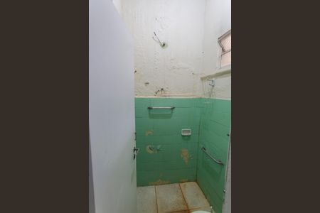 Casa à venda com 359m², 3 quartos e 3 vagas Casa à venda com 359m², 3 quartos e 3 vagasBanheiro de serviço