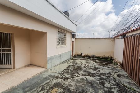 Casa à venda com 359m², 3 quartos e 3 vagas Casa à venda com 359m², 3 quartos e 3 vagasEntrada/Garagem