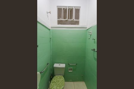 Casa à venda com 359m², 3 quartos e 3 vagas Casa à venda com 359m², 3 quartos e 3 vagasBanheiro Social