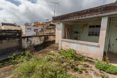 Casa à venda com 359m², 3 quartos e 3 vagas Casa à venda com 359m², 3 quartos e 3 vagasQuintal da Casa de Fundos