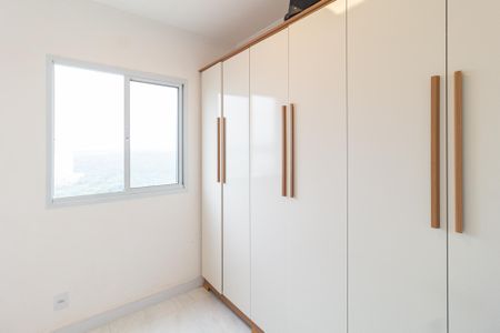 Quarto 1 de apartamento para alugar com 2 quartos, 40m² em Vila Sul Americana, Carapicuíba