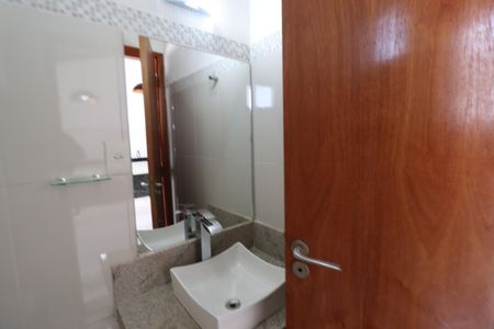 Casa para alugar com 200m², 3 quartos e 3 vagasBanheiro da área de lazer