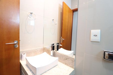 Casa para alugar com 200m², 3 quartos e 3 vagasBanheiro Social