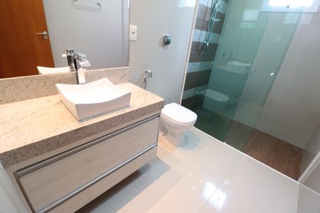 Casa para alugar com 200m², 3 quartos e 3 vagasBanheiro do Quarto 3