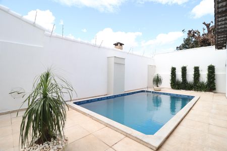 Casa para alugar com 200m², 3 quartos e 3 vagasPiscina