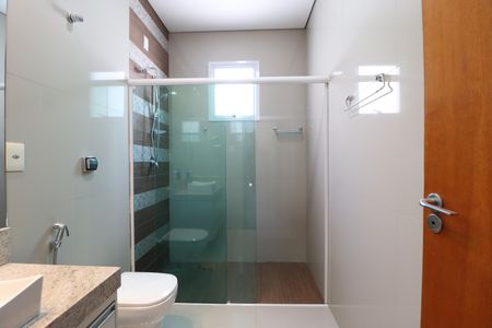Casa para alugar com 200m², 3 quartos e 3 vagasBanheiro do Quarto 3