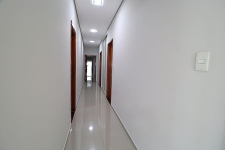 Casa para alugar com 200m², 3 quartos e 3 vagasCorredor