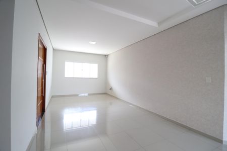 Casa para alugar com 200m², 3 quartos e 3 vagasSala