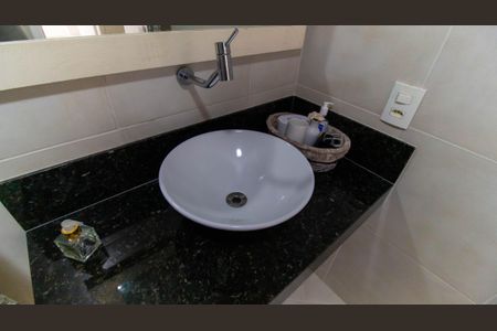 Casa de condomínio à venda com 777m², 5 quartos e 2 vagas