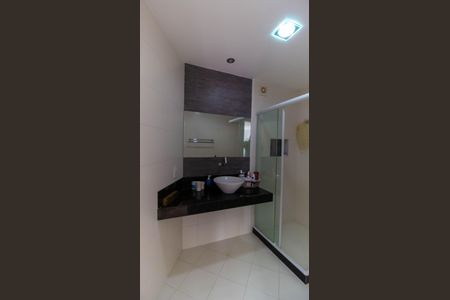 Casa de condomínio à venda com 777m², 5 quartos e 2 vagas