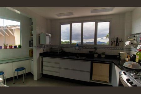 Casa de condomínio à venda com 777m², 5 quartos e 2 vagas