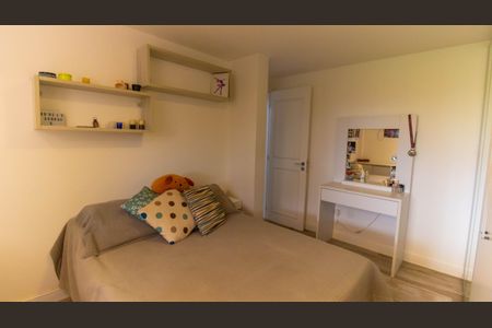 Casa de condomínio à venda com 777m², 5 quartos e 2 vagas