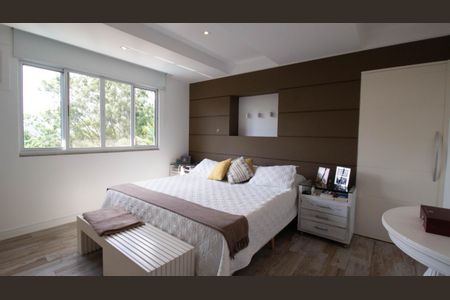 Casa de condomínio à venda com 777m², 5 quartos e 2 vagas