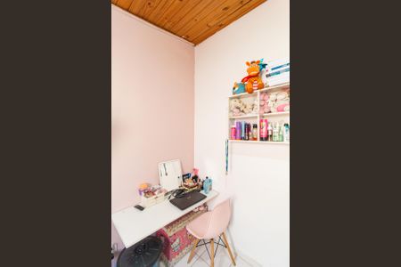 Quarto de casa para alugar com 2 quartos, 70m² em Vila Silviania, Carapicuíba