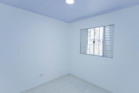 Quarto de casa para alugar com 1 quarto, 27m² em Vila Serralheiro, São Paulo