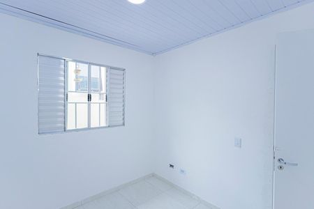 Quarto de casa para alugar com 1 quarto, 27m² em Vila Serralheiro, São Paulo