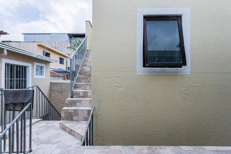 Vista Quarto de casa para alugar com 1 quarto, 27m² em Vila Serralheiro, São Paulo