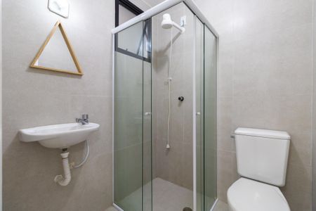 Banheiro de kitnet/studio para alugar com 1 quarto, 30m² em Vila Andrade, São Paulo