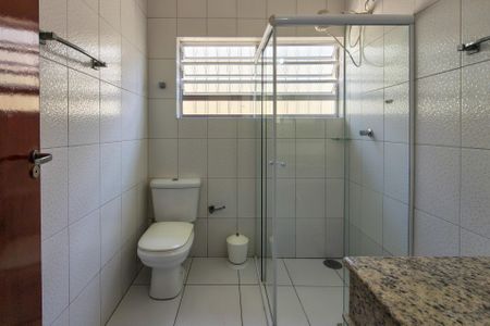 Casa para alugar com 250m², 3 quartos e 4 vagas Casa para alugar com 250m², 3 quartos e 4 vagasBanheiro