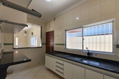 Casa para alugar com 250m², 3 quartos e 4 vagas Casa para alugar com 250m², 3 quartos e 4 vagasCozinha