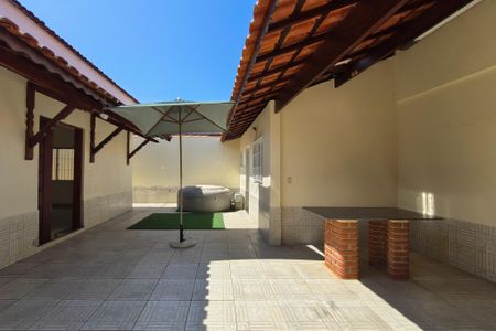 Casa para alugar com 250m², 3 quartos e 4 vagas Casa para alugar com 250m², 3 quartos e 4 vagasQuintal