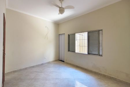 Casa para alugar com 250m², 3 quartos e 4 vagas Casa para alugar com 250m², 3 quartos e 4 vagasSuite 1