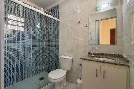 Casa para alugar com 250m², 3 quartos e 4 vagas Casa para alugar com 250m², 3 quartos e 4 vagasBanheiro da Suíte 1