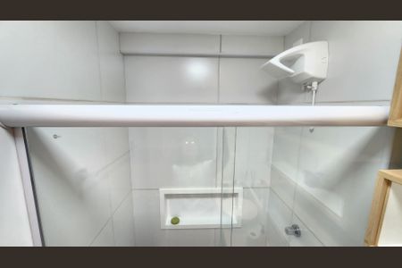 Banheiro de kitnet/studio para alugar com 1 quarto, 21m² em Barra, Salvador