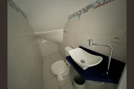 Casa de condomínio para alugar com 56m², 2 quartos e 2 vagasBanheiro