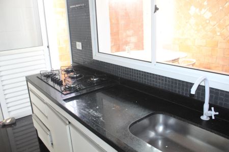 Casa de condomínio para alugar com 56m², 2 quartos e 2 vagasCozinha