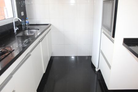 Casa de condomínio para alugar com 56m², 2 quartos e 2 vagasCozinha