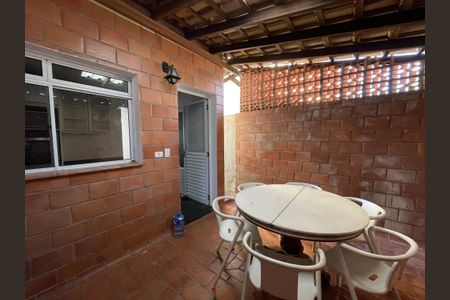 Casa de condomínio para alugar com 56m², 2 quartos e 2 vagasQuintal