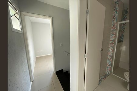 Casa de condomínio para alugar com 56m², 2 quartos e 2 vagasBanheiro