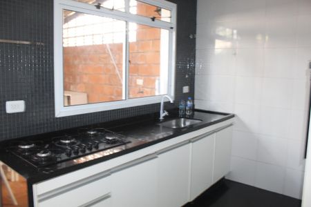 Casa de condomínio para alugar com 56m², 2 quartos e 2 vagasCozinha