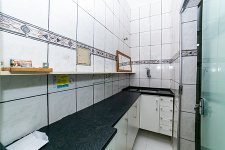 Cozinha de apartamento para alugar com 1 quarto, 37m² em Funcionários, Belo Horizonte
