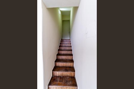 Apartamento para alugar com 37m², 1 quarto e sem vaga Apartamento para alugar com 37m², 1 quarto e sem vagaEscada